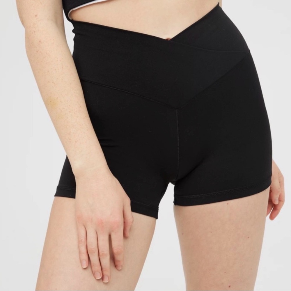 NWOT Offline by Aerie Crossover Biker Shorts Hi-Rise 4” Inseam Large
